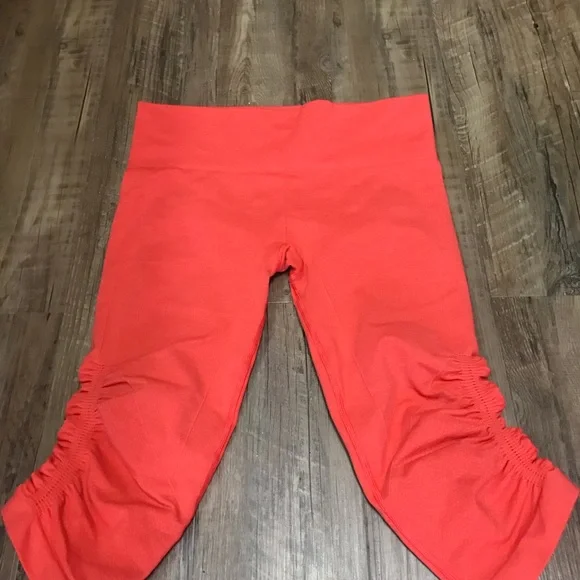 Lululemon In the Flow Crop - Picture 3 of 5